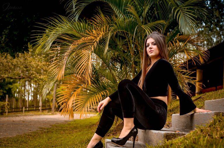 Fashion and Social Media: Trends and Challenges